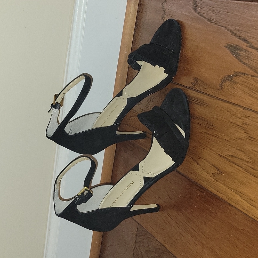 Adrienne Vittadini black velour ankle strap heels 7.5 - Picture 1 of 6